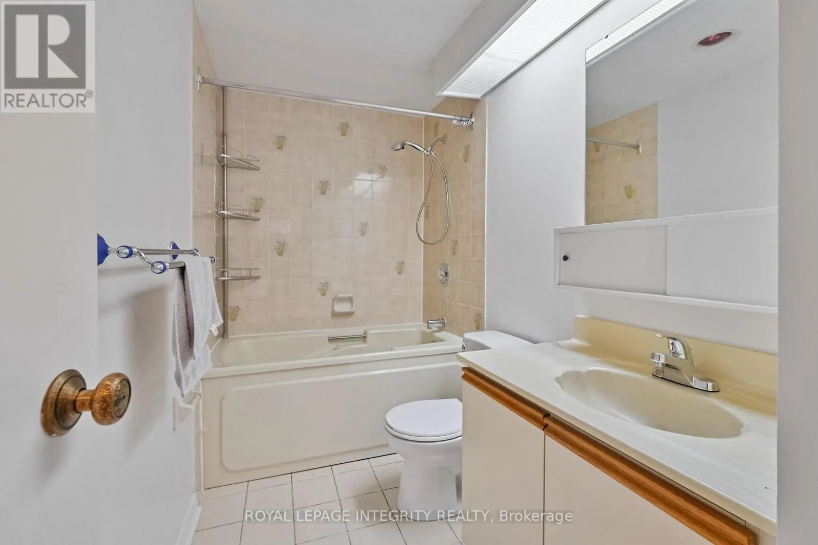 601 - 556 LAURIER AVENUE W