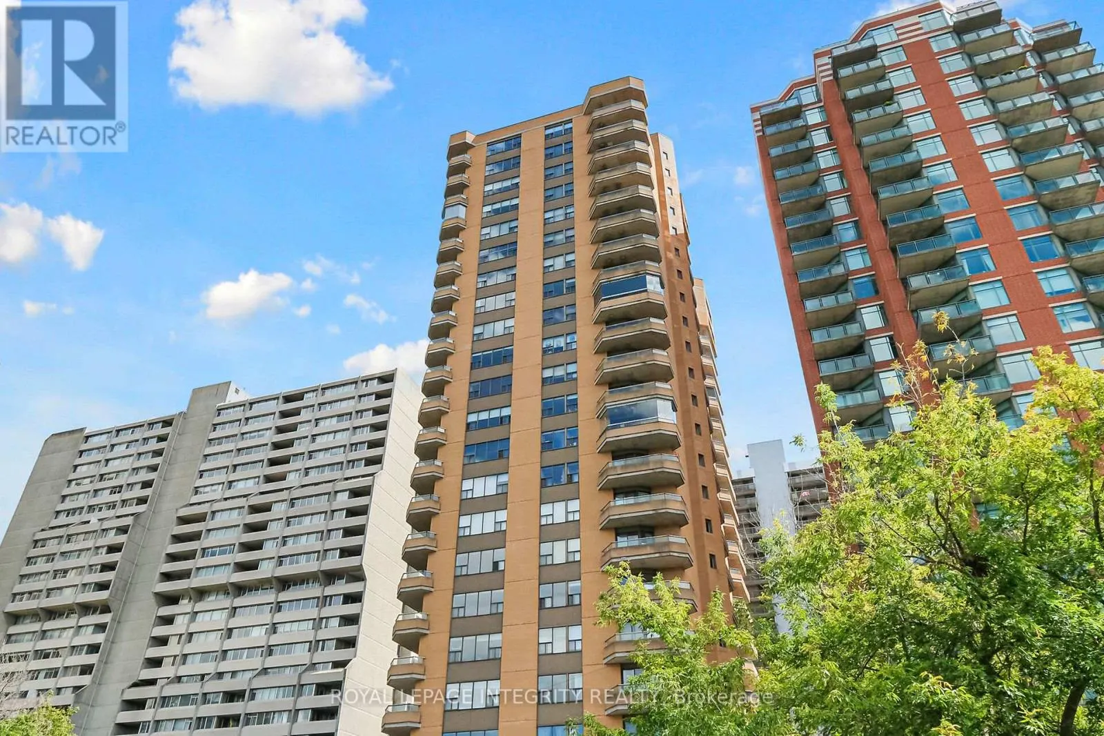 601 - 556 LAURIER AVENUE W
