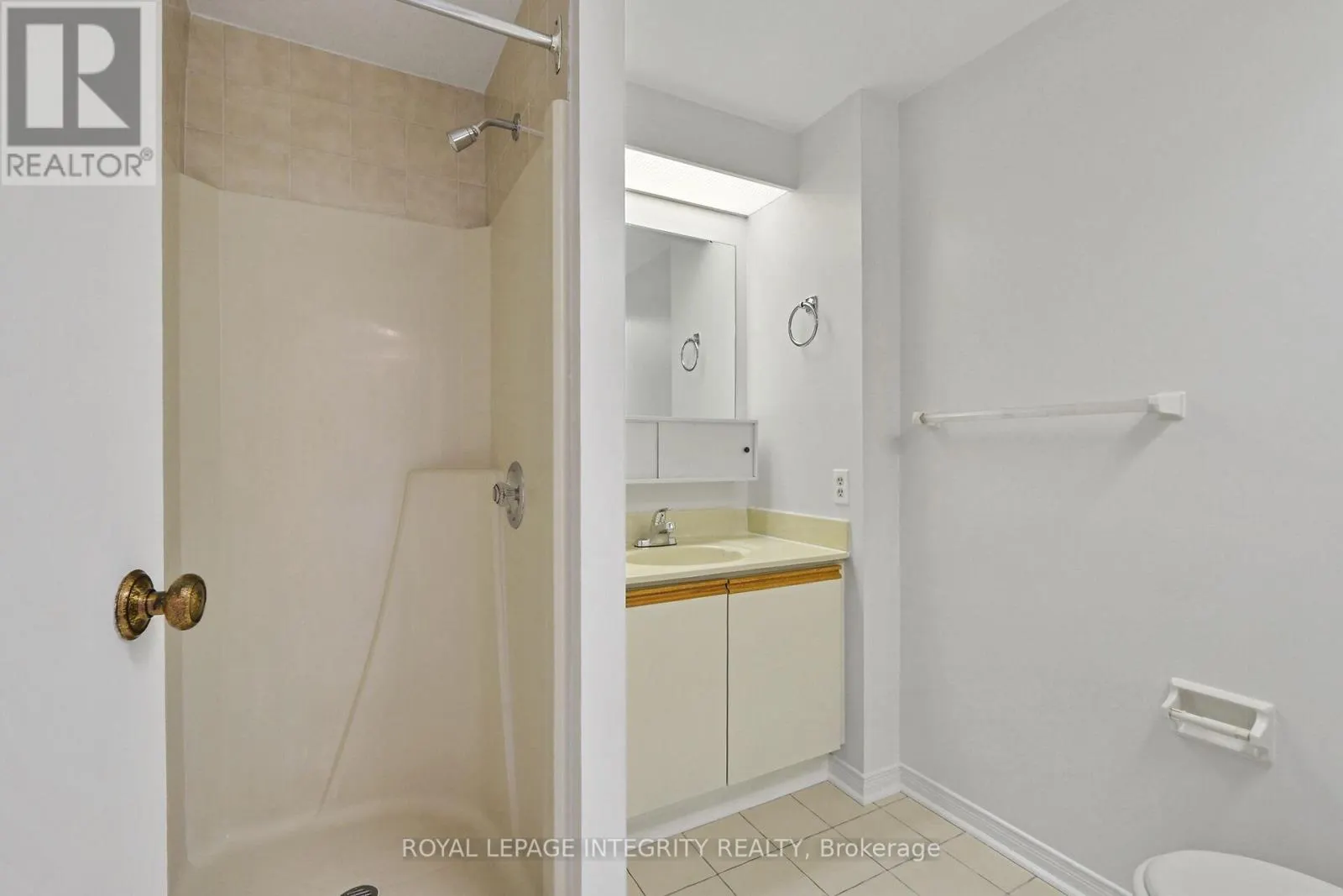 601 - 556 LAURIER AVENUE W