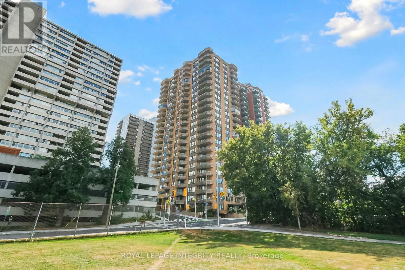 601 - 556 LAURIER AVENUE W
