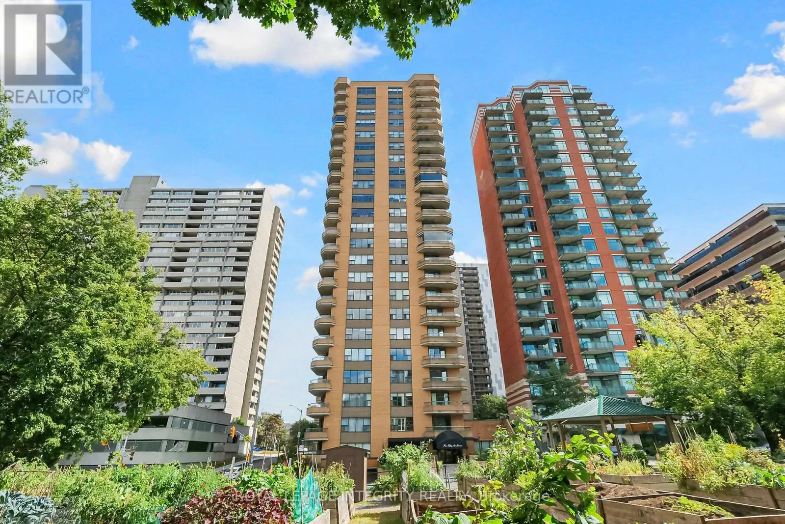 601 - 556 LAURIER AVENUE W