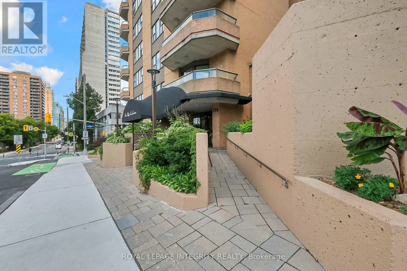 601 - 556 LAURIER AVENUE W