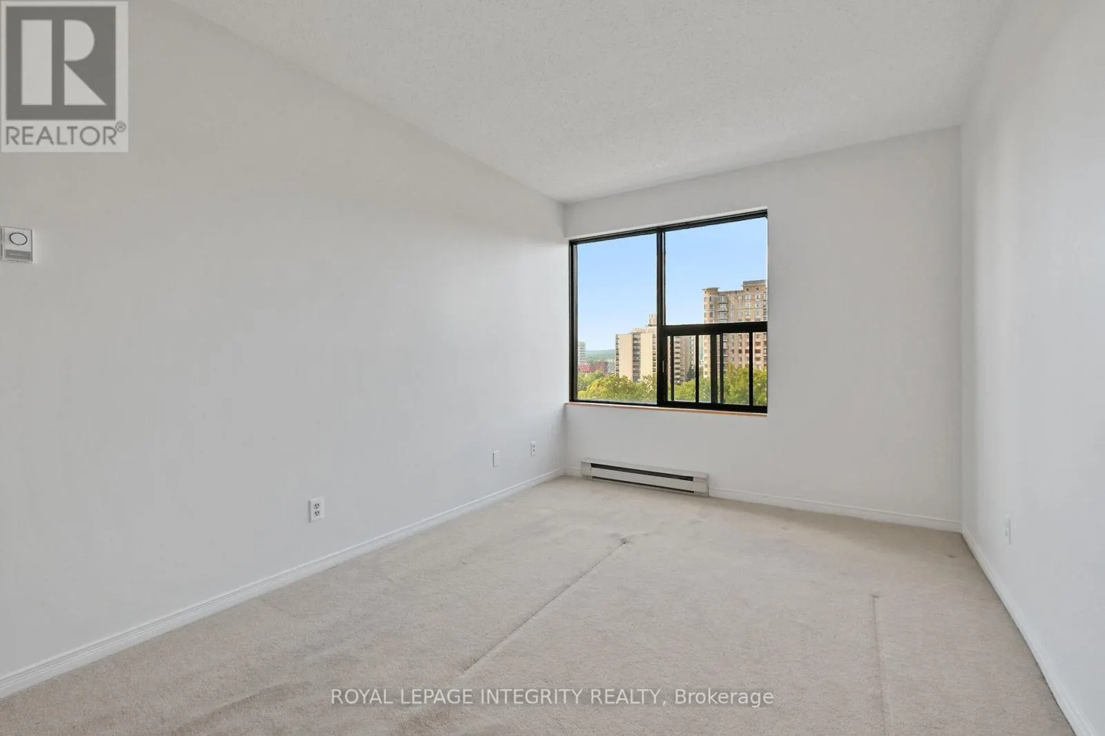 601 - 556 LAURIER AVENUE W