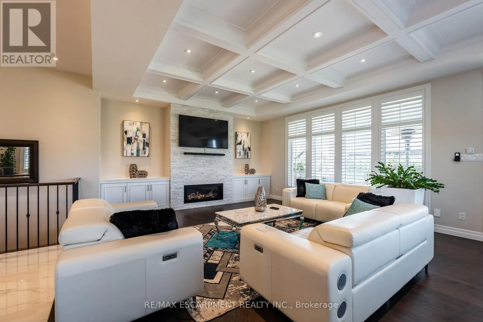 10 HARPER BOULEVARD