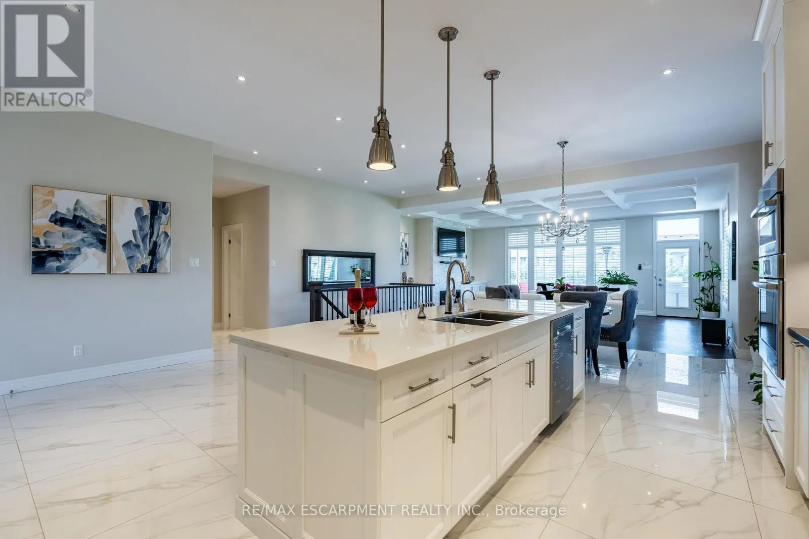 10 HARPER BOULEVARD