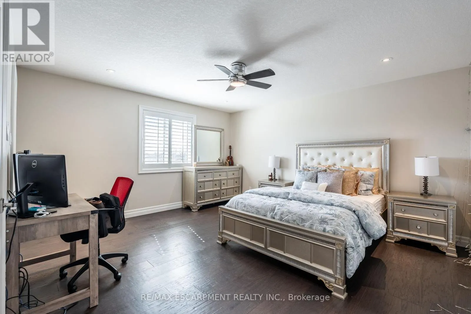 10 HARPER BOULEVARD