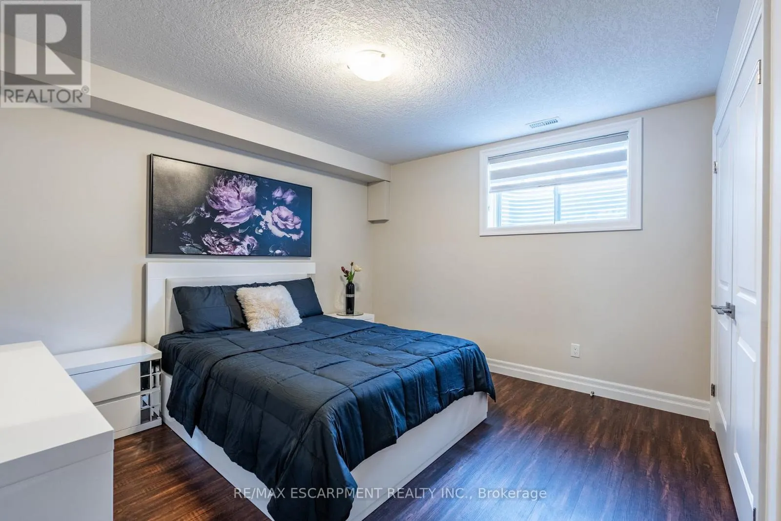 10 HARPER BOULEVARD