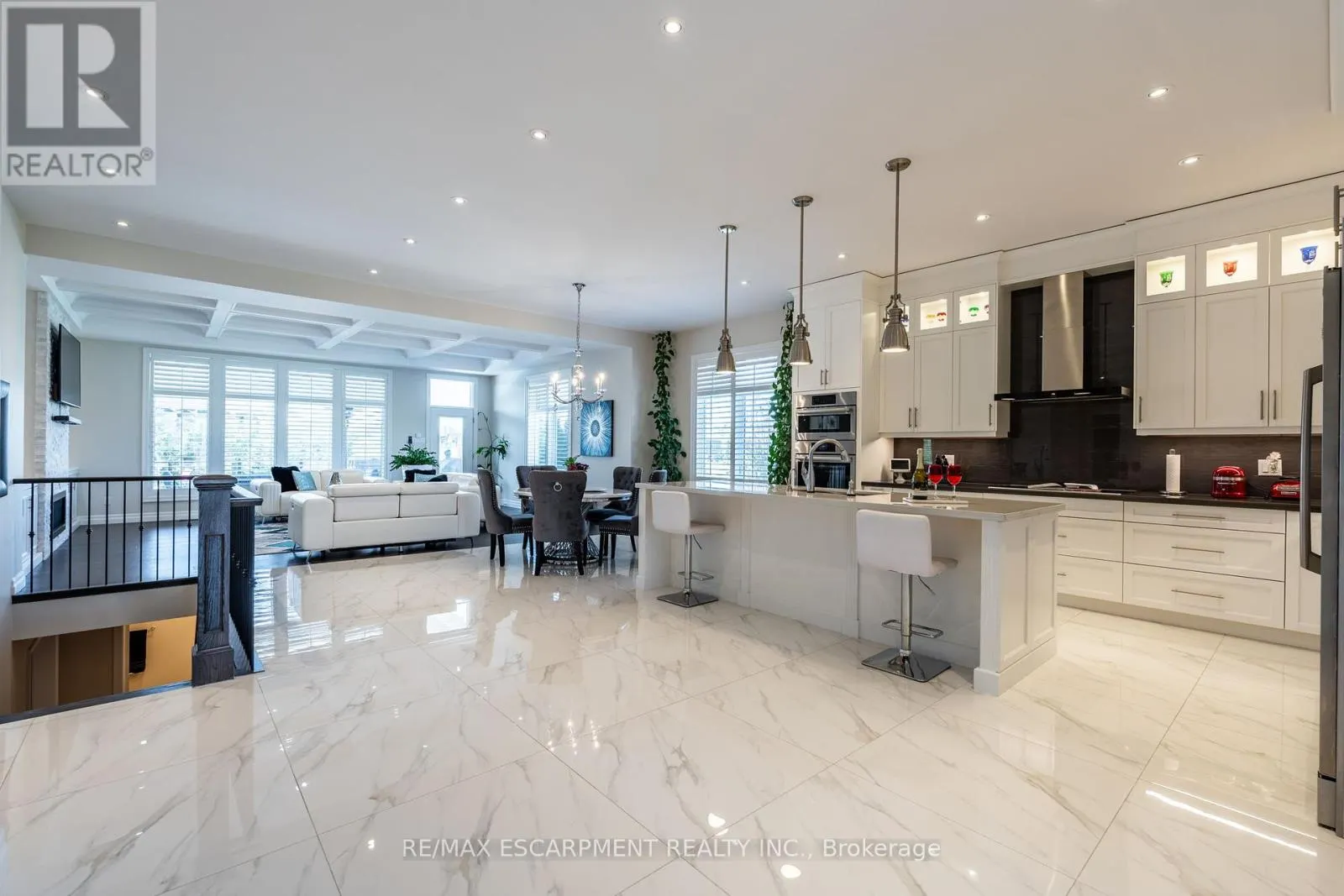 10 HARPER BOULEVARD
