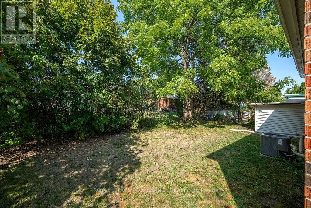 18 REYNOLDS CRESCENT