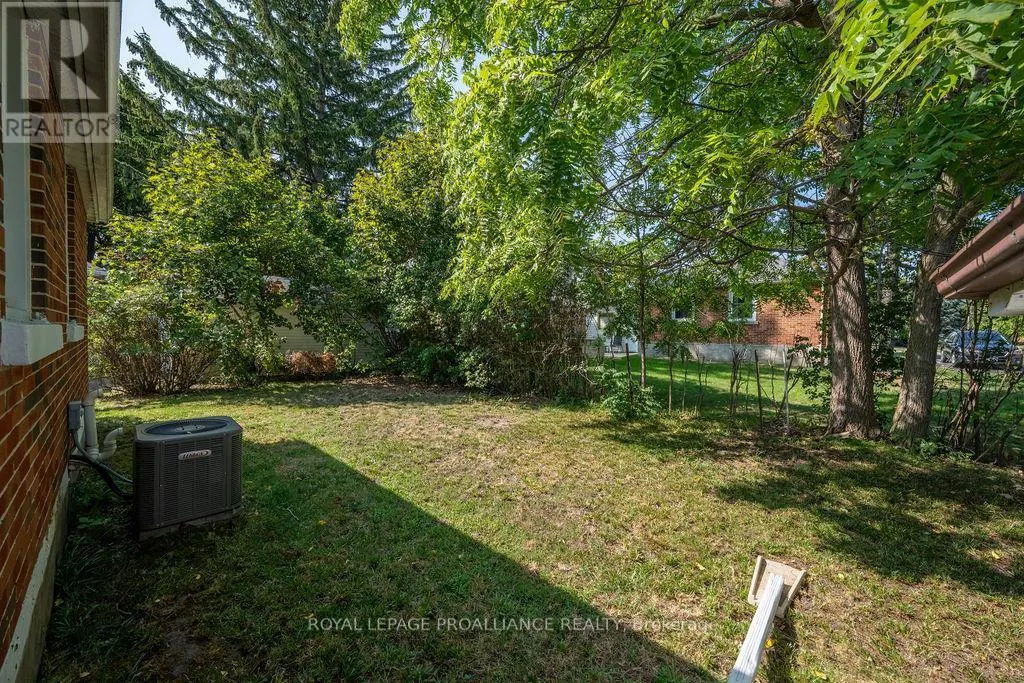 18 REYNOLDS CRESCENT
