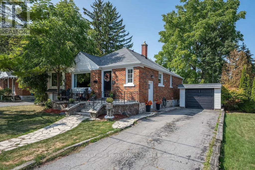 18 REYNOLDS CRESCENT