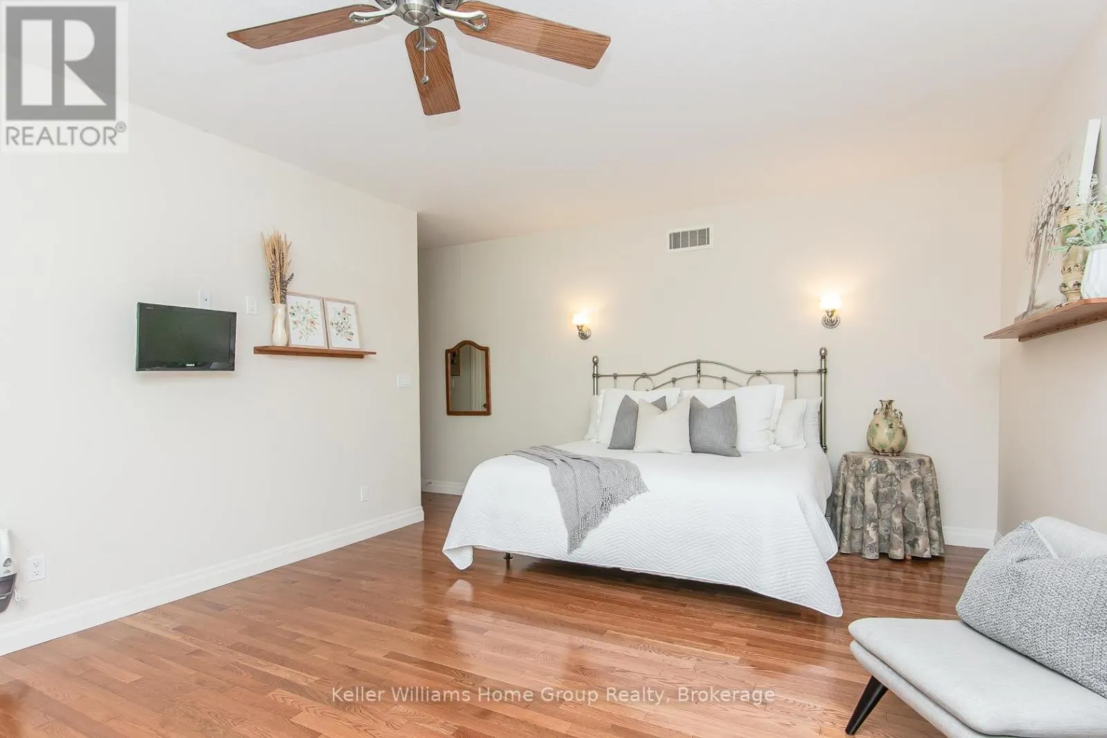 15 KEYS CRESCENT