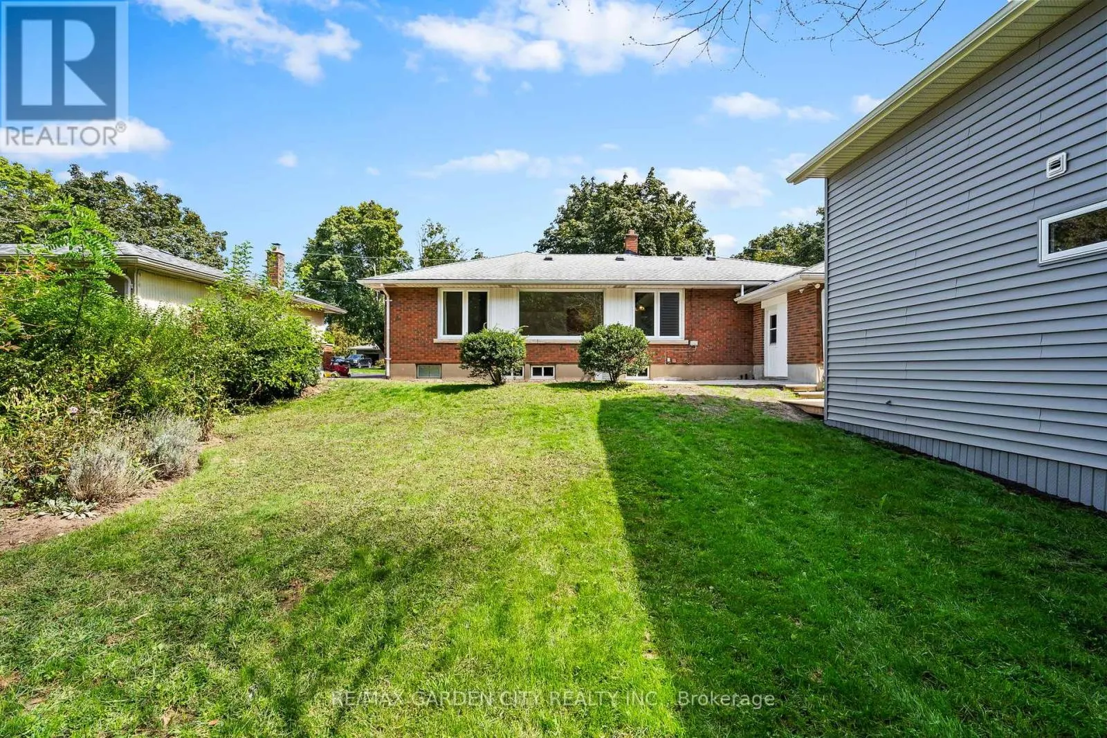 34 KENWORTH DRIVE