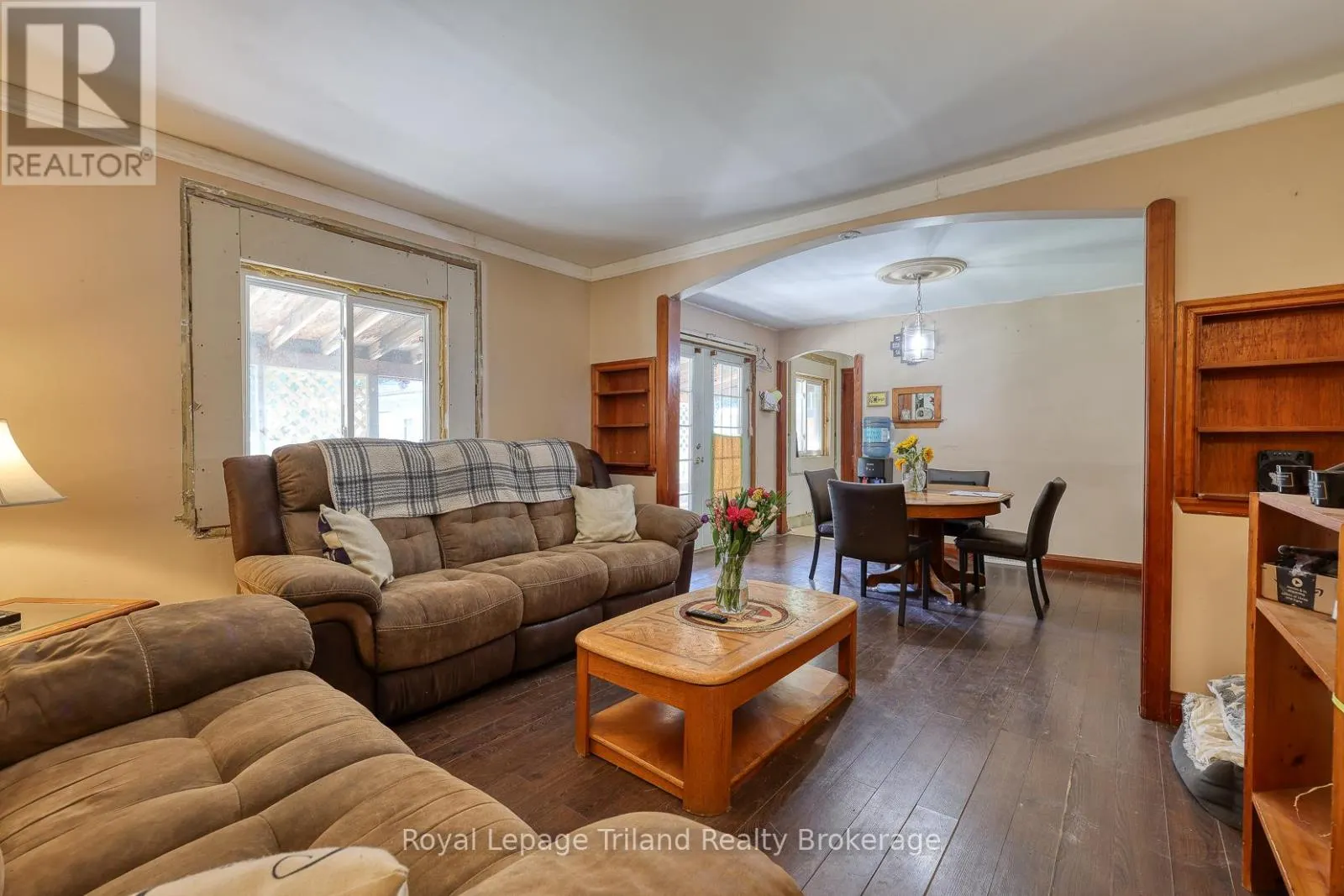 32 BAIRD STREET N