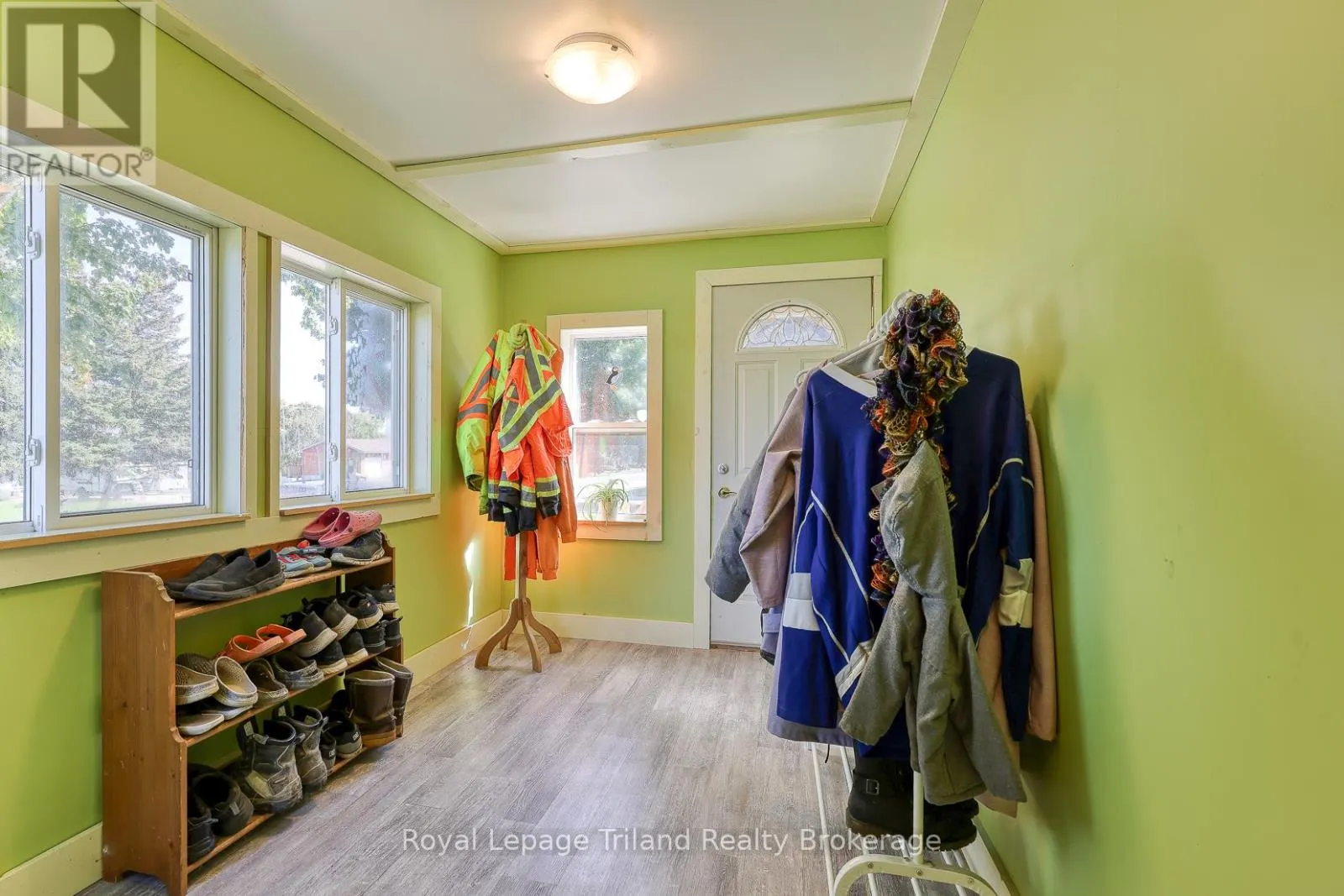 32 BAIRD STREET N