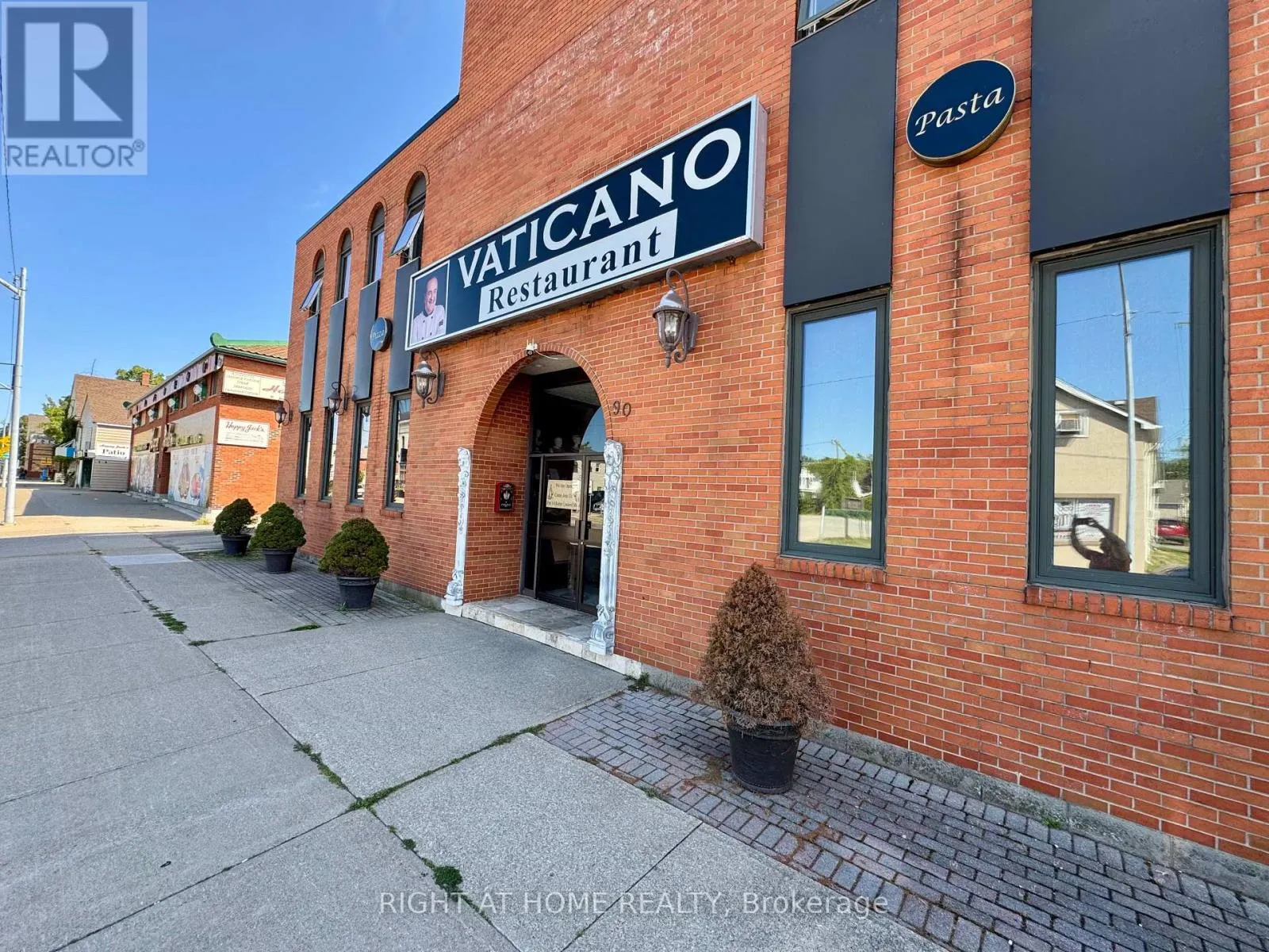 144 WATERLOO STREET