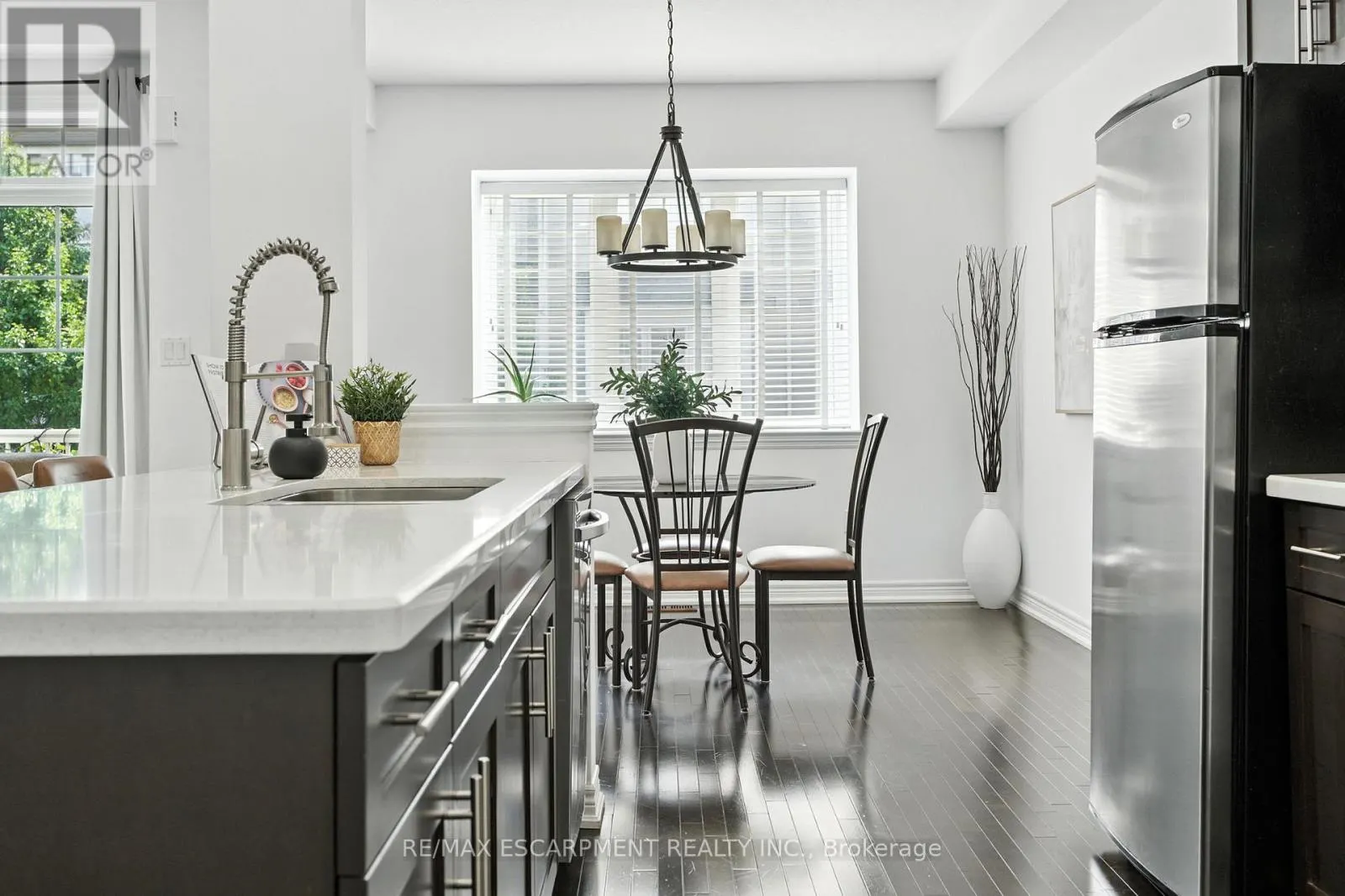 34 - 337 BEACH BOULEVARD