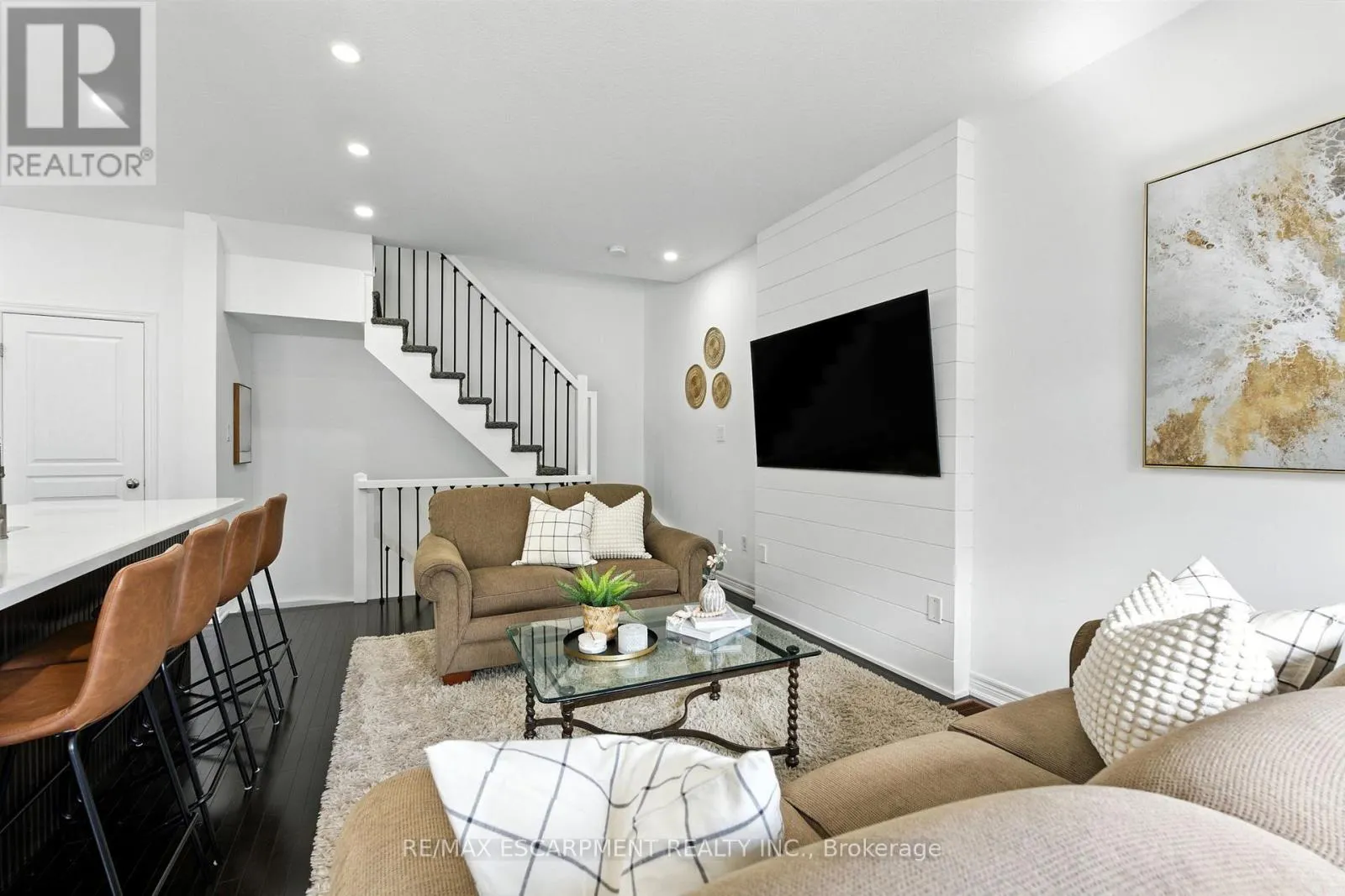 34 - 337 BEACH BOULEVARD