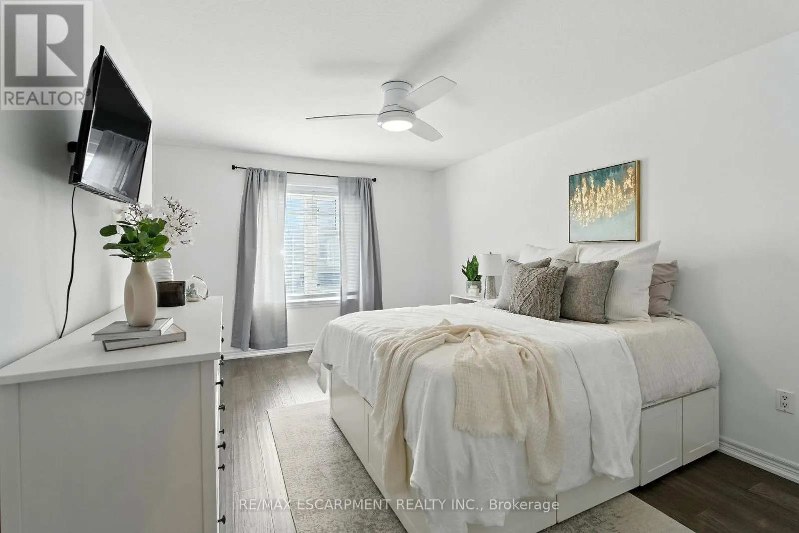 34 - 337 BEACH BOULEVARD