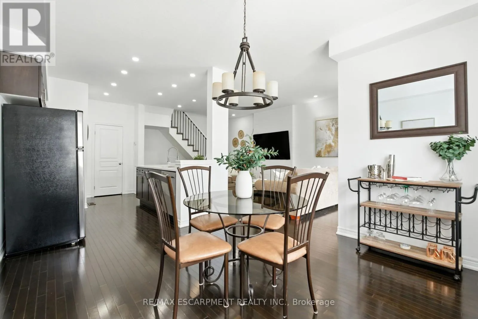 34 - 337 BEACH BOULEVARD