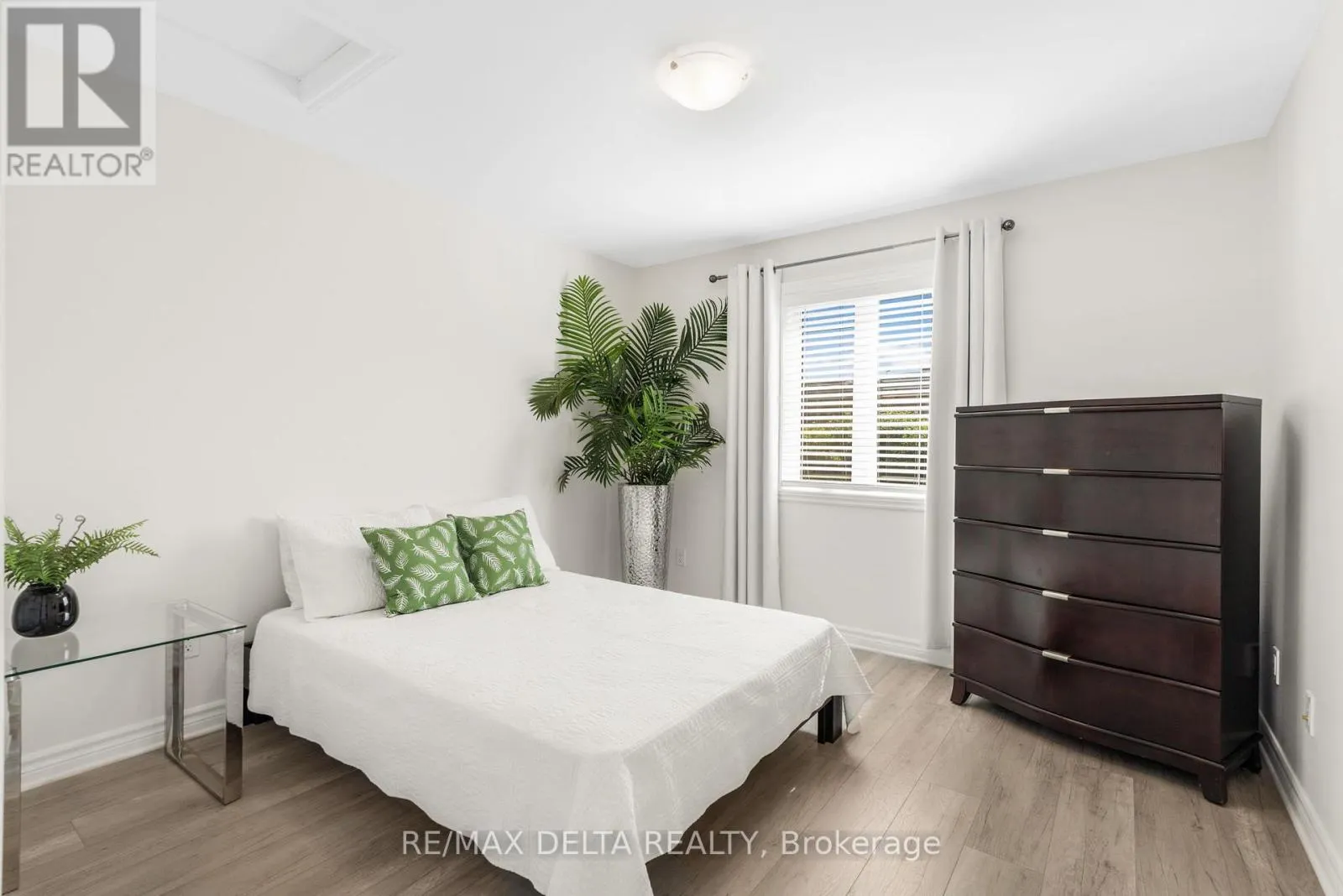 202 - 225 SPENCE AVENUE