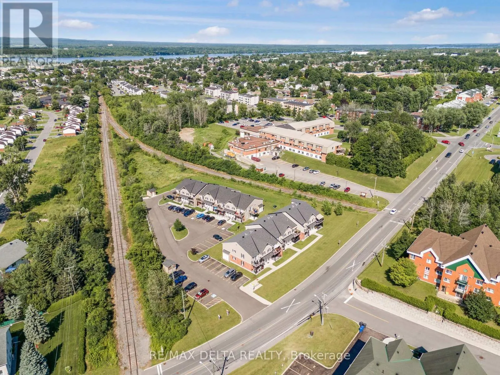 202 - 225 SPENCE AVENUE