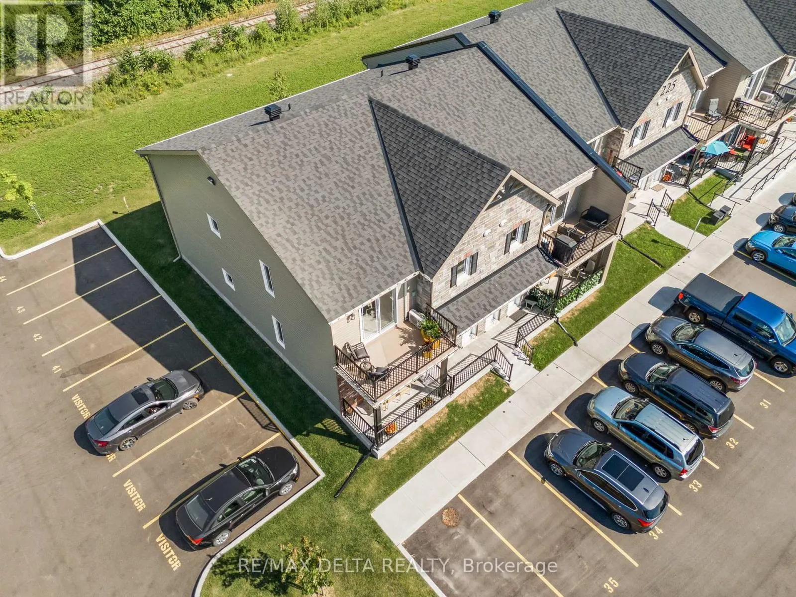 202 - 225 SPENCE AVENUE