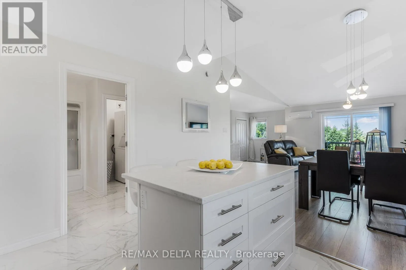 202 - 225 SPENCE AVENUE