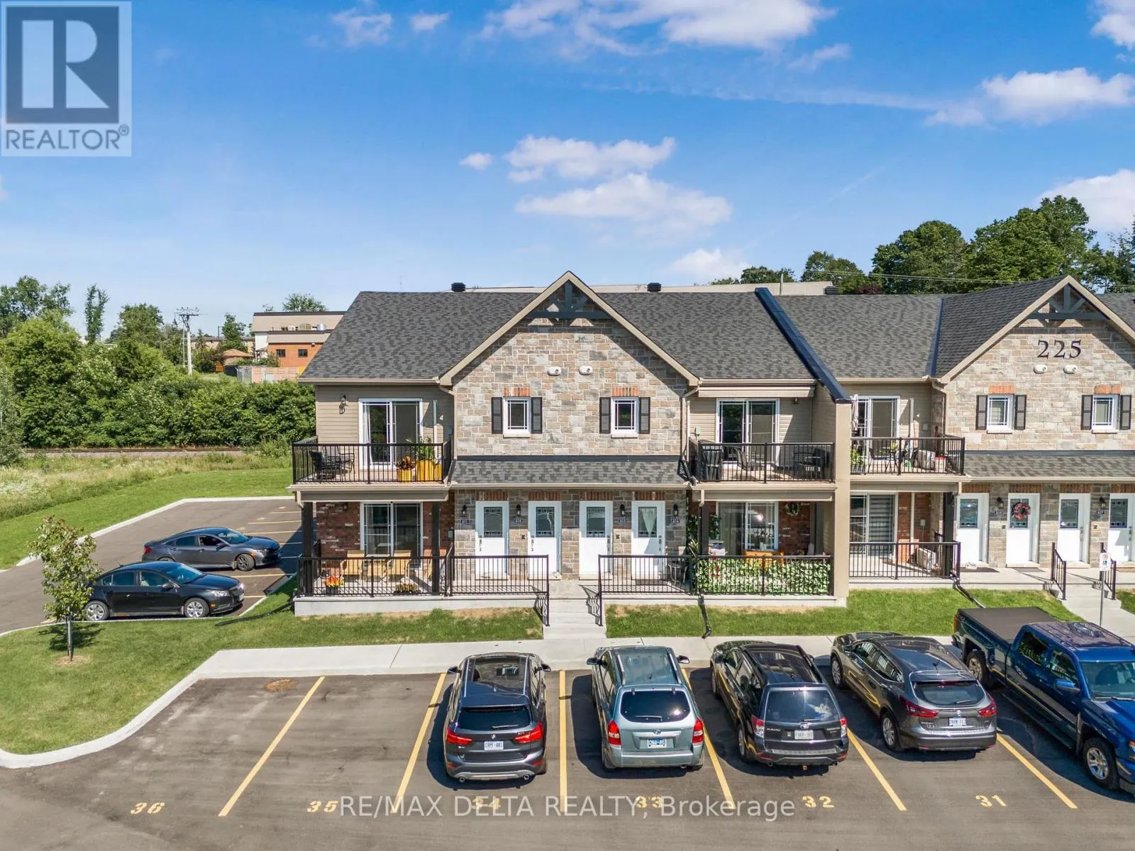 202 - 225 SPENCE AVENUE