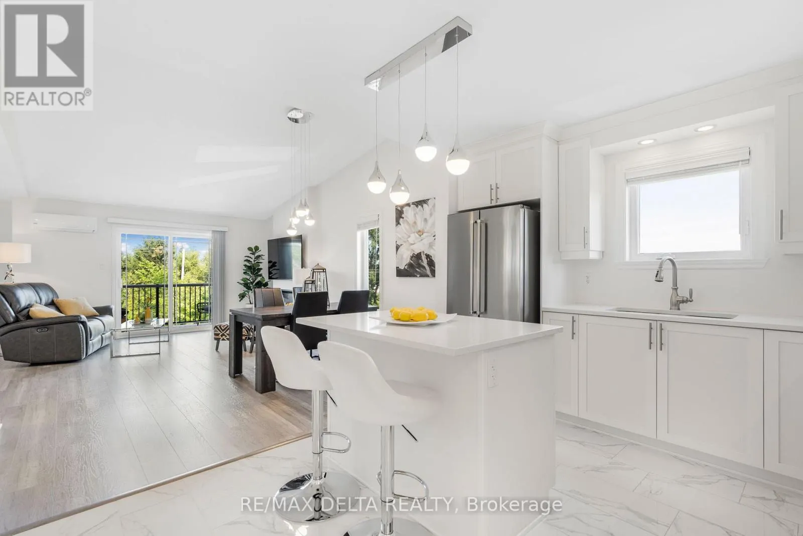 202 - 225 SPENCE AVENUE