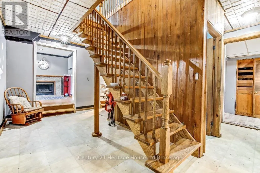 186 CHARLES STREET E