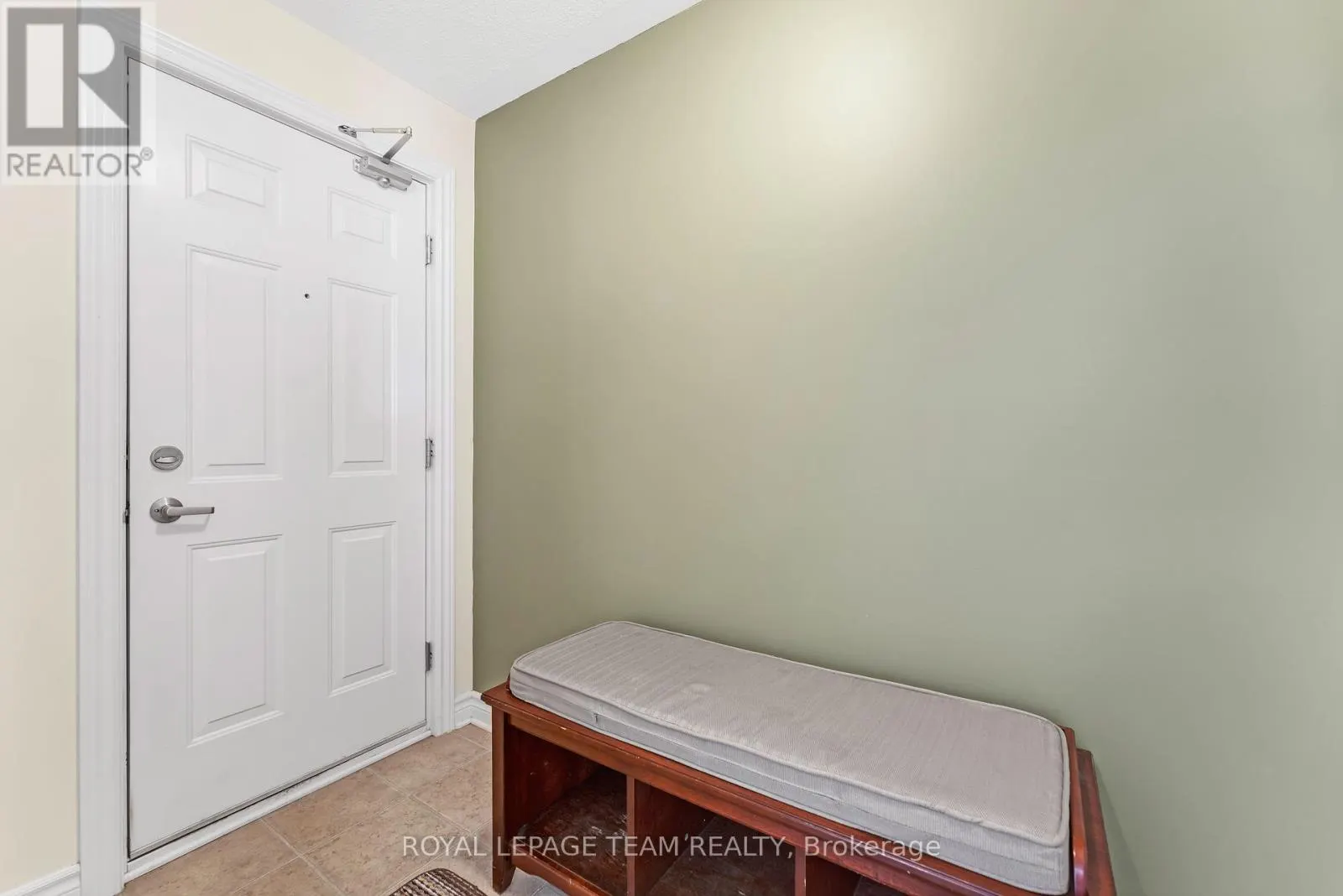 8 - 575 STONEFIELD PRIVATE