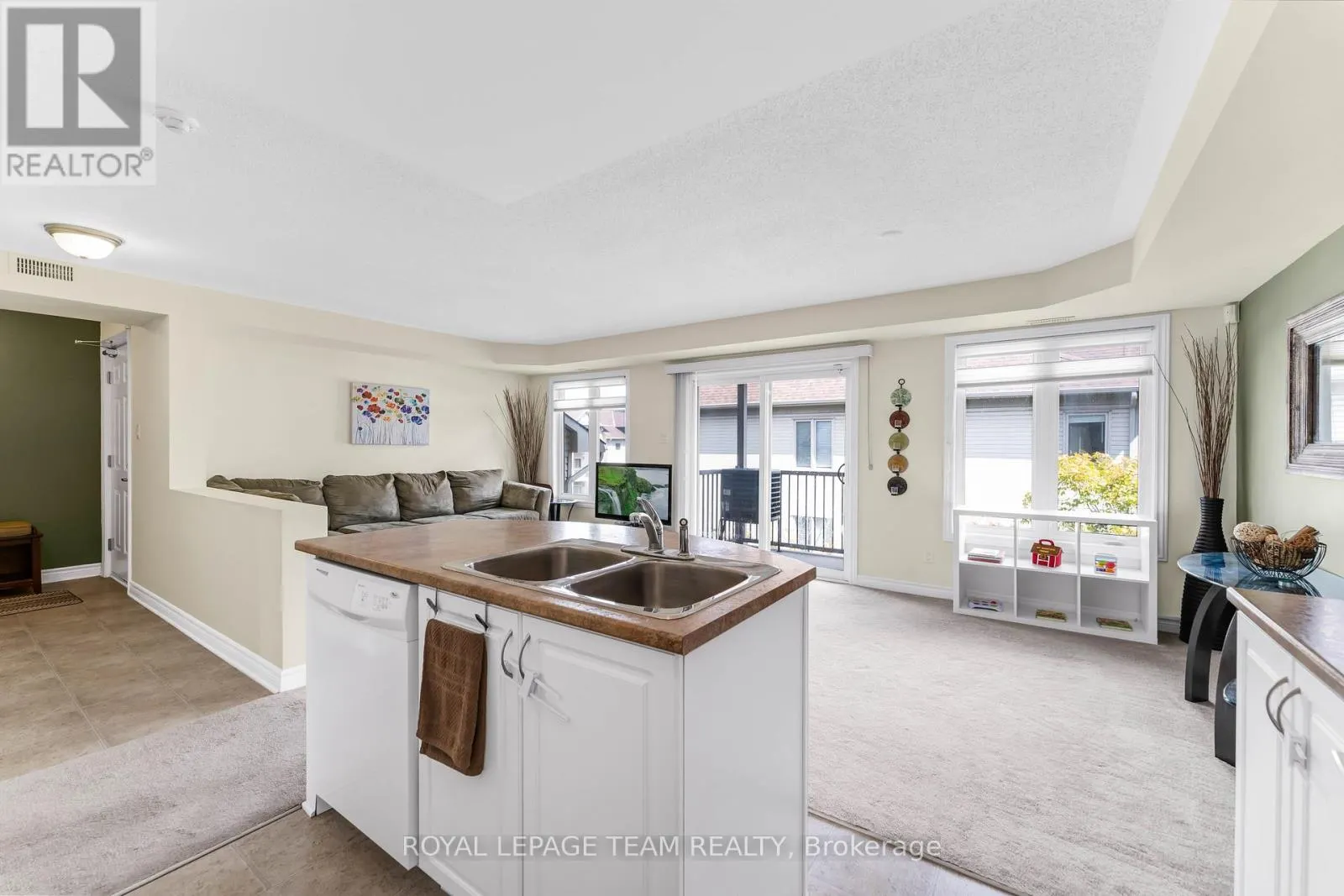 8 - 575 STONEFIELD PRIVATE