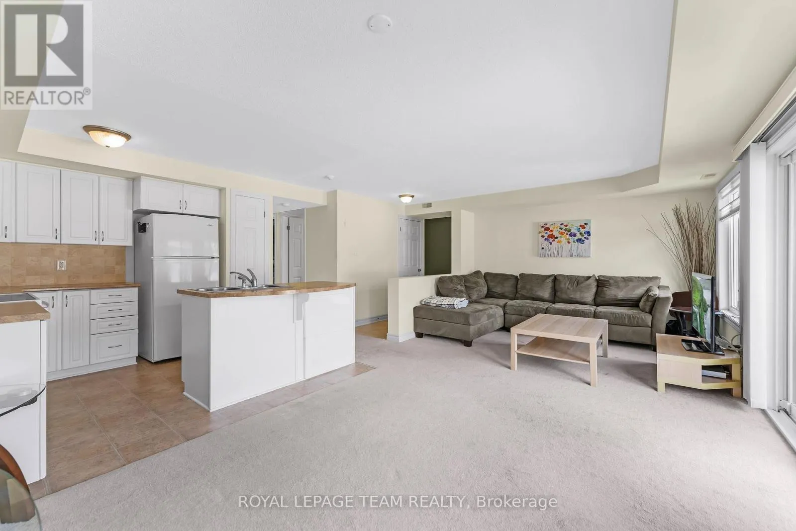 8 - 575 STONEFIELD PRIVATE