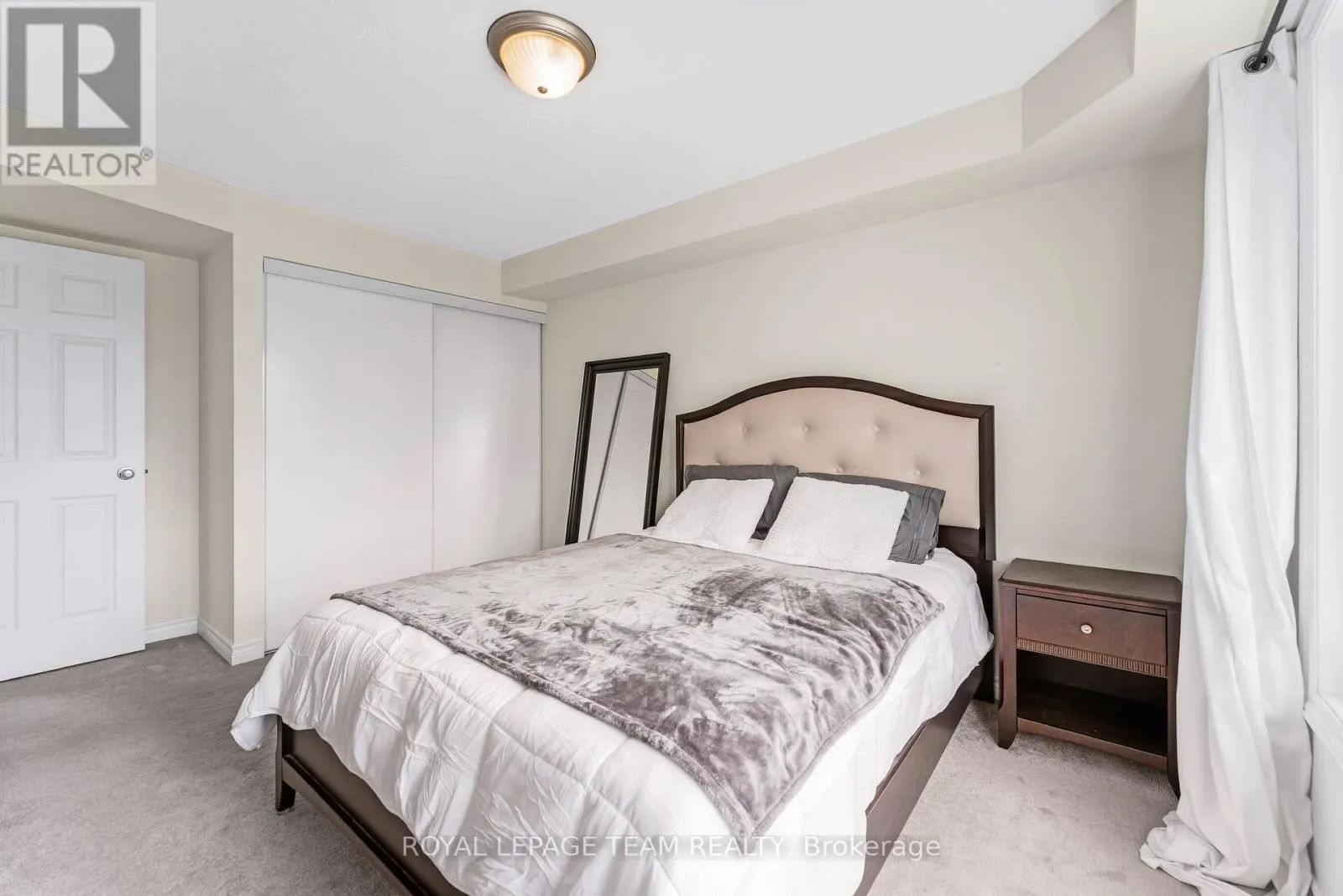 8 - 575 STONEFIELD PRIVATE