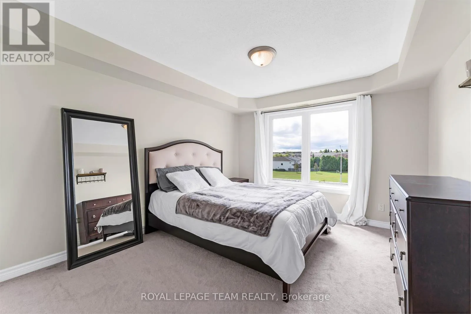 8 - 575 STONEFIELD PRIVATE