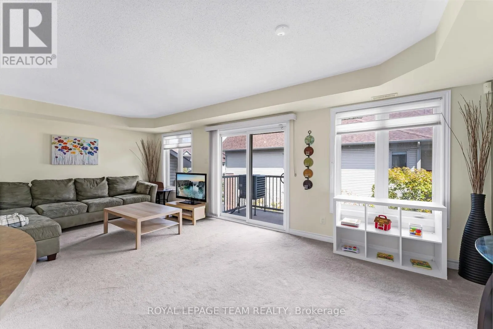 8 - 575 STONEFIELD PRIVATE
