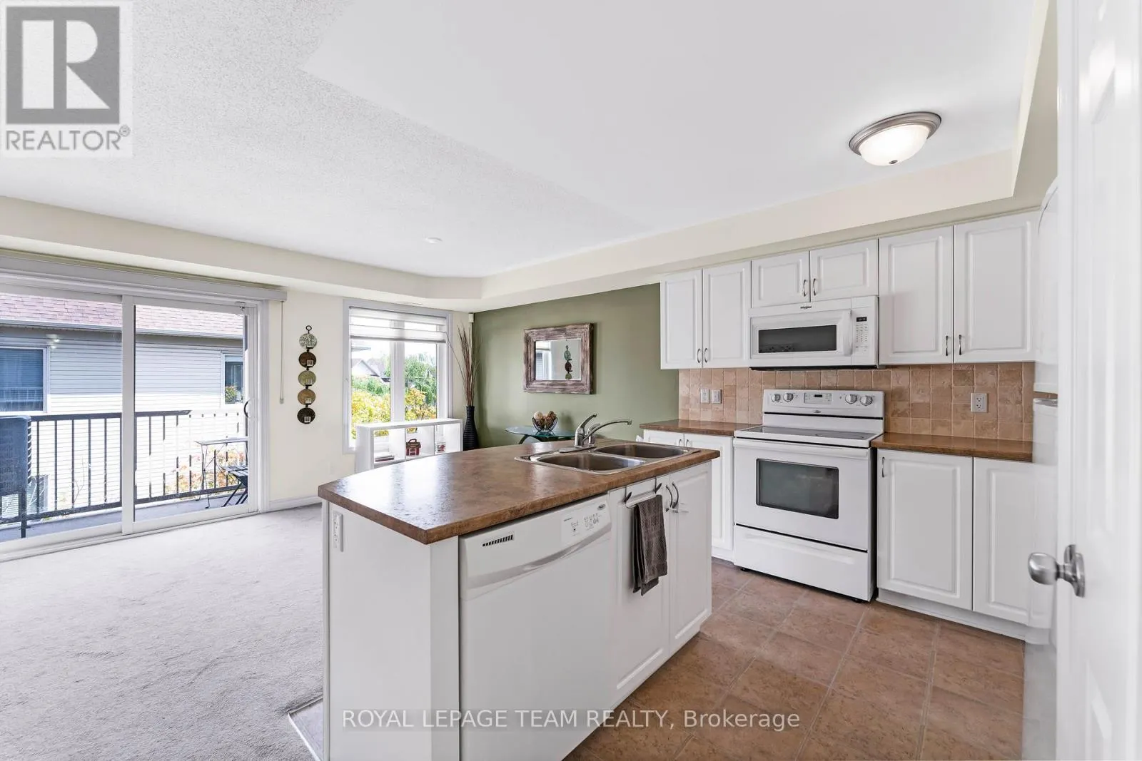 8 - 575 STONEFIELD PRIVATE