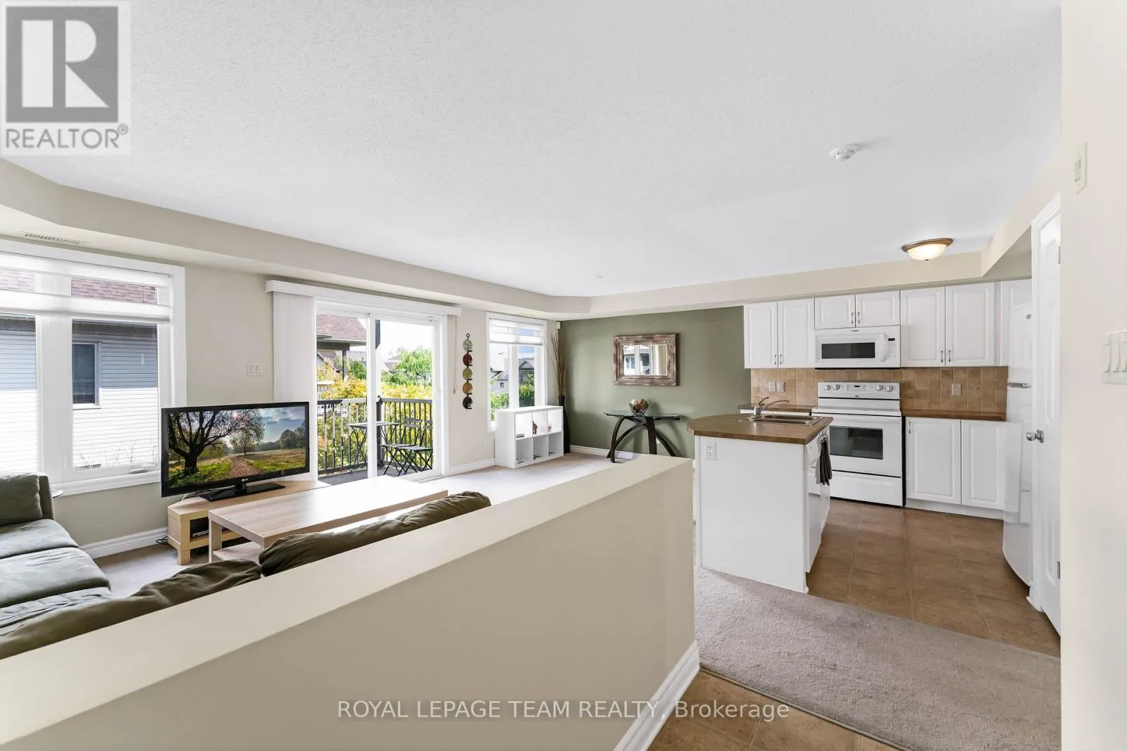 8 - 575 STONEFIELD PRIVATE