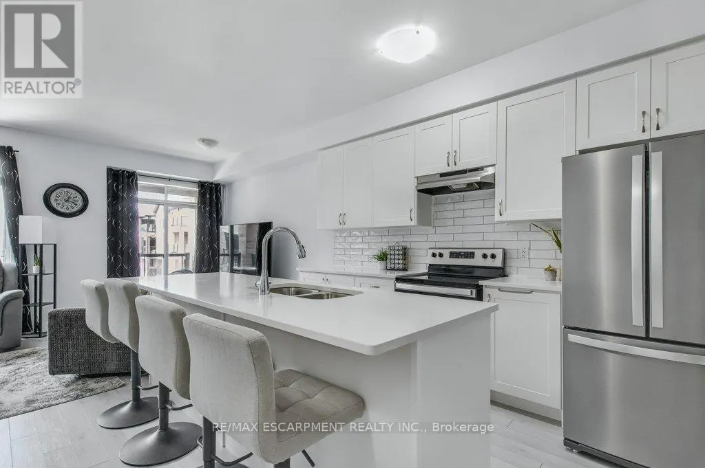 1115 - 585 COLBORNE STREET E