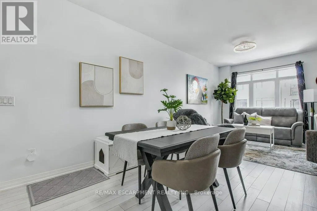 1115 - 585 COLBORNE STREET E