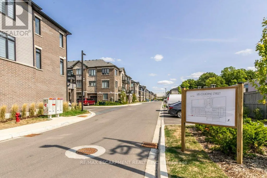 1115 - 585 COLBORNE STREET E