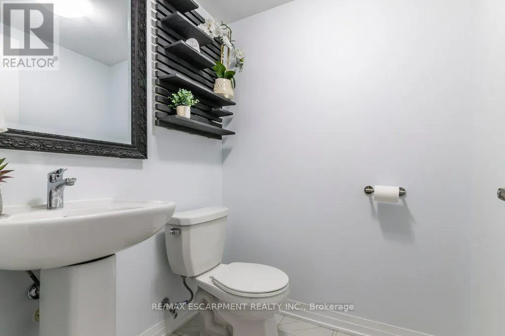 1115 - 585 COLBORNE STREET E