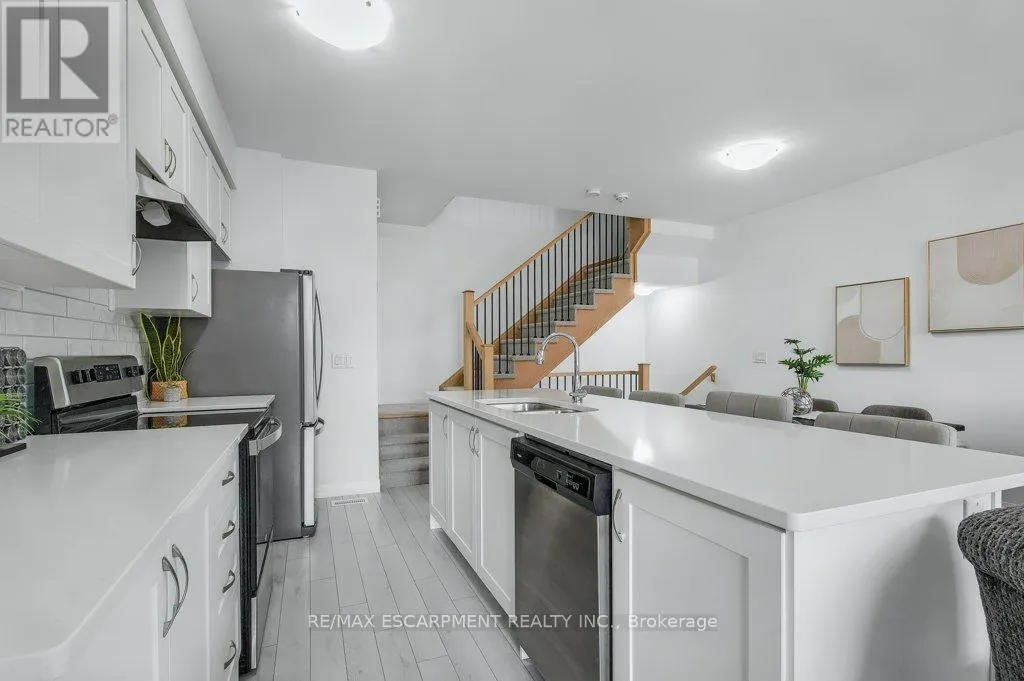 1115 - 585 COLBORNE STREET E