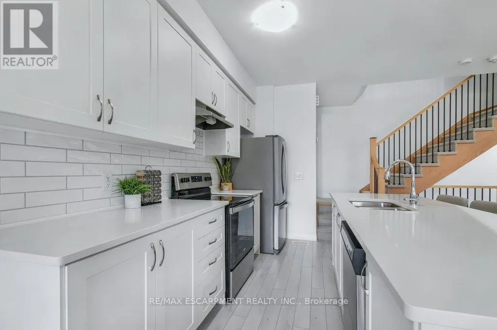 1115 - 585 COLBORNE STREET E