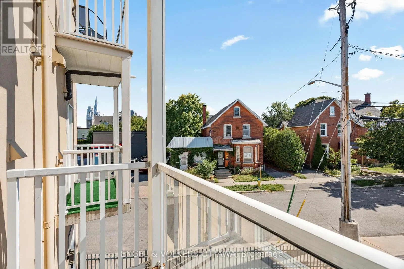 2 - 4 SHERBROOKE AVENUE