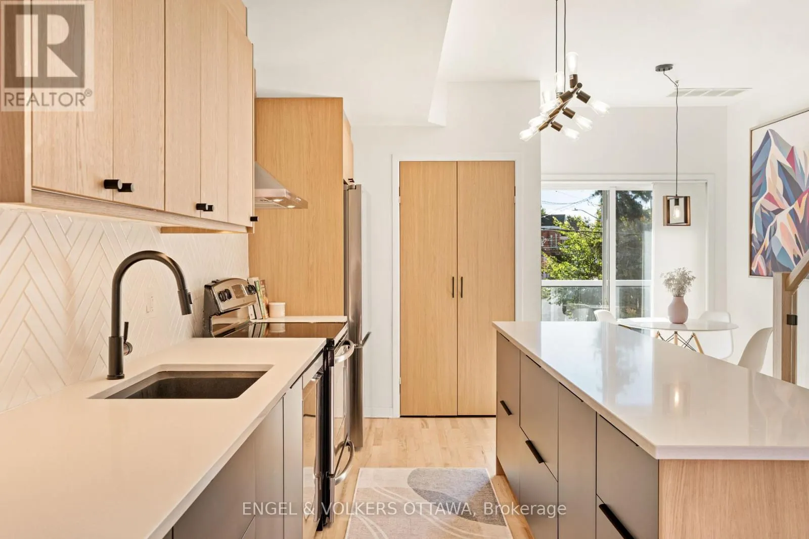 2 - 4 SHERBROOKE AVENUE