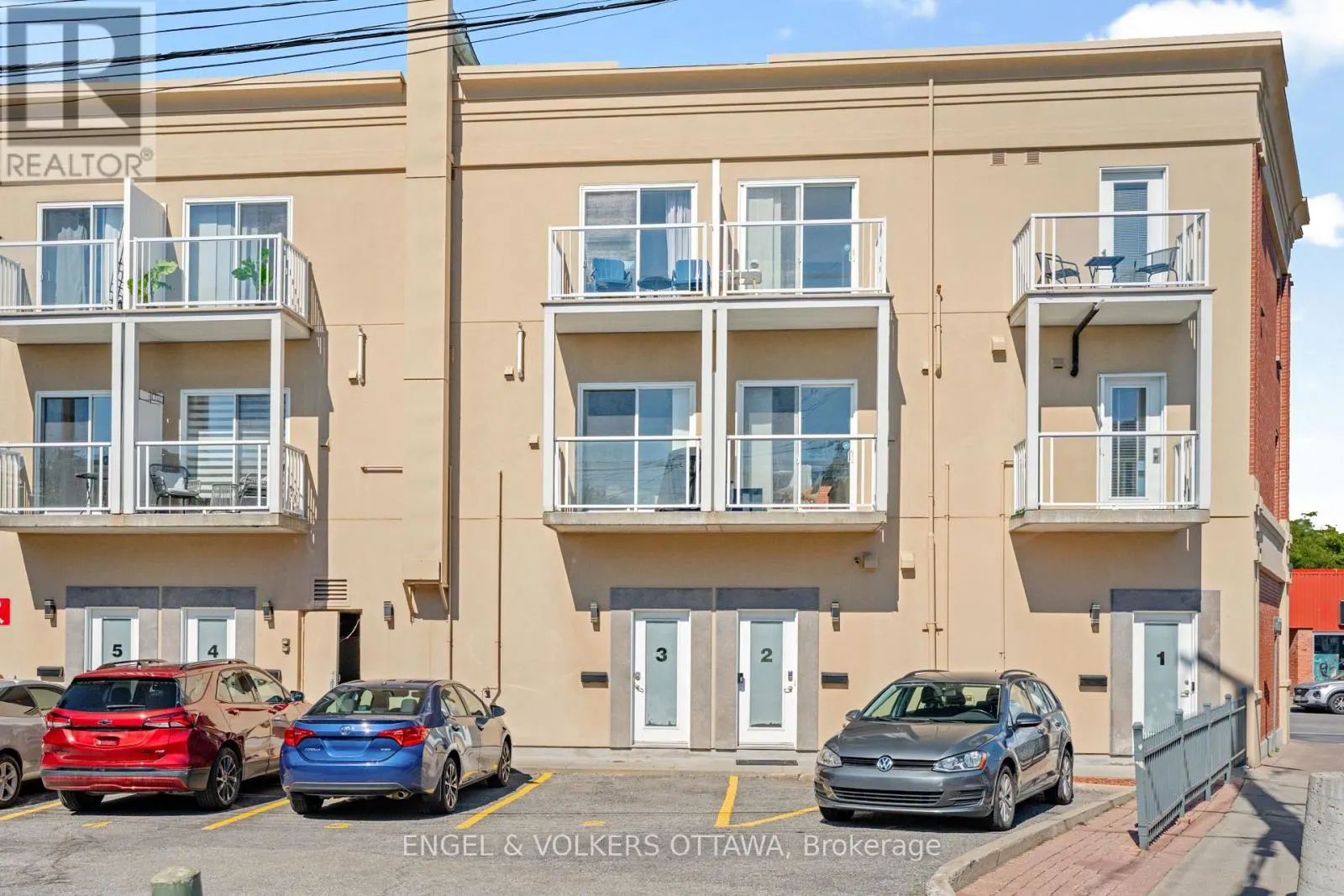 2 - 4 SHERBROOKE AVENUE