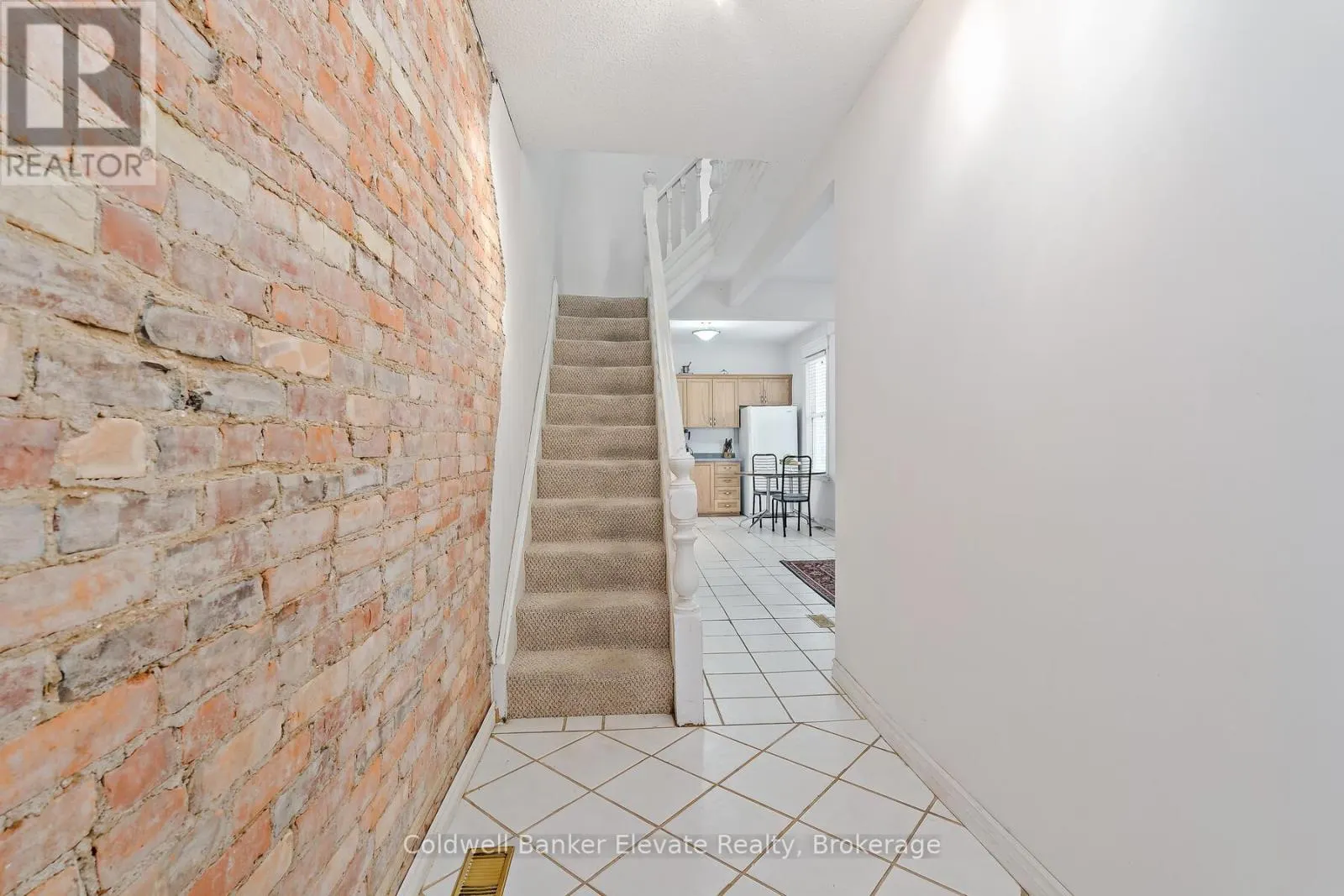 27 TISDALE STREET N