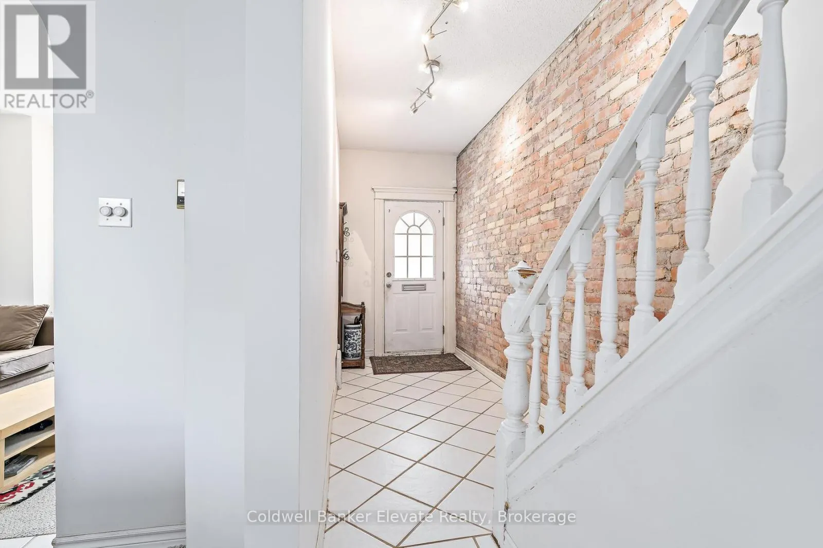 27 TISDALE STREET N